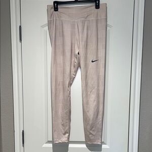 Nike Women's Plaid Leggings - Light Pink